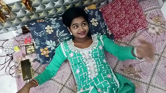 Real Desi Girl Green Salwar Hard Fuck with Creampie - Homemade