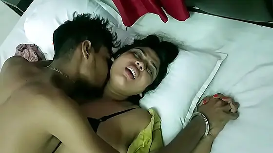 TV mechanic Fucked Big Tits Divorced Bhabhi - Bengali Bhabhi Sex
